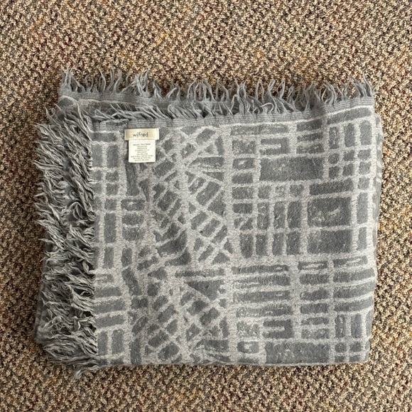 Aritzia Wilfred Wool Blanket Scarf - Picture 1 of 1